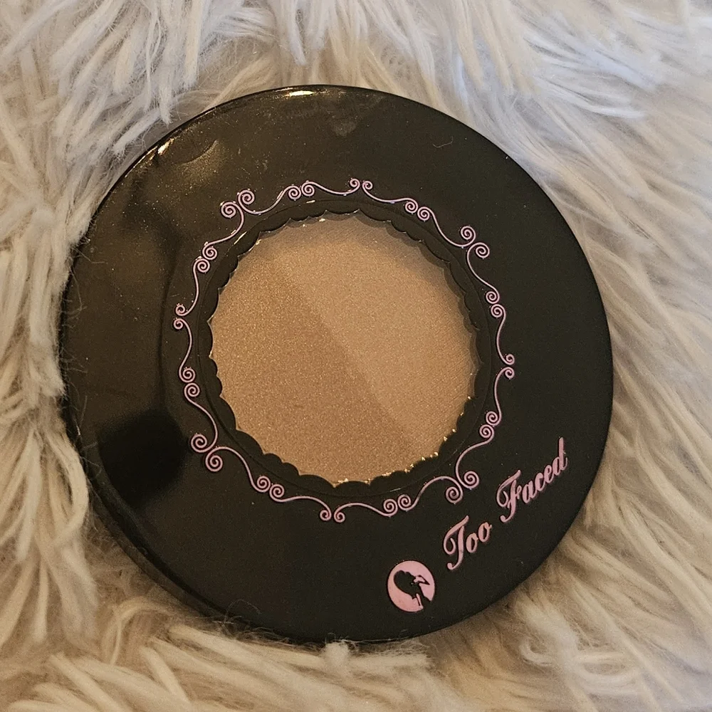 🆕️TOO FACED Sun Bunny Bronzer